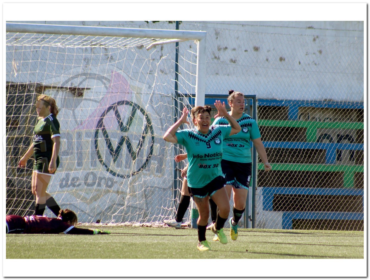 Triunfos de Municipales, Racing y Ciudad e incidentes en el primer partido de la jornada